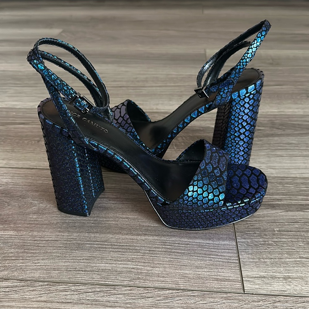 BRAND NEW in box Vince Camuto Pendry Chunky Heel Ankle Strap Sandals